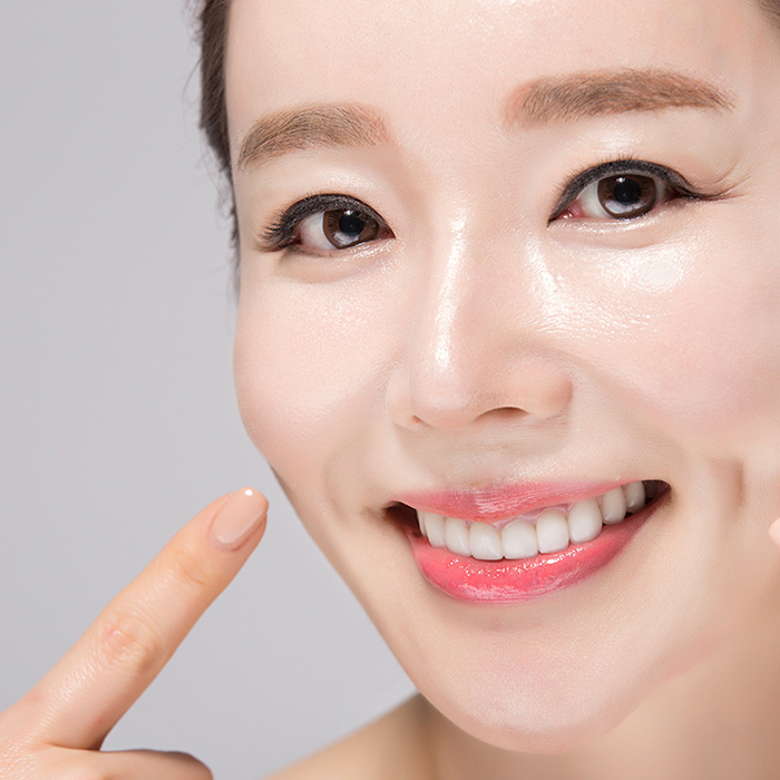 눈가주름 관리, 아이크림과 보톡스? 썸네일 이미지