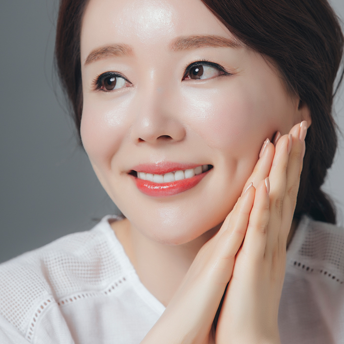 깊은 미간주름, 보톡스로만 개선할 수 있나요?  썸네일 이미지