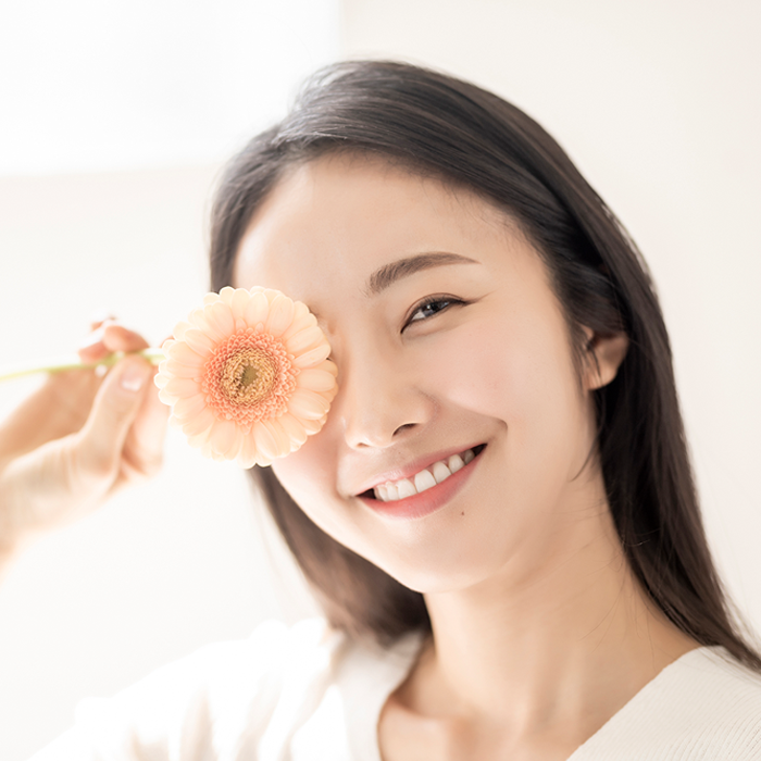 필러시술 후, 언제부터 피부를 자연스럽게 만질 수 있을까?  썸네일 이미지