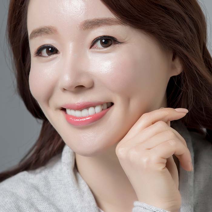눈 밑 지방제거술 후 양쪽 눈 밑이 비대칭 같아요  썸네일 이미지