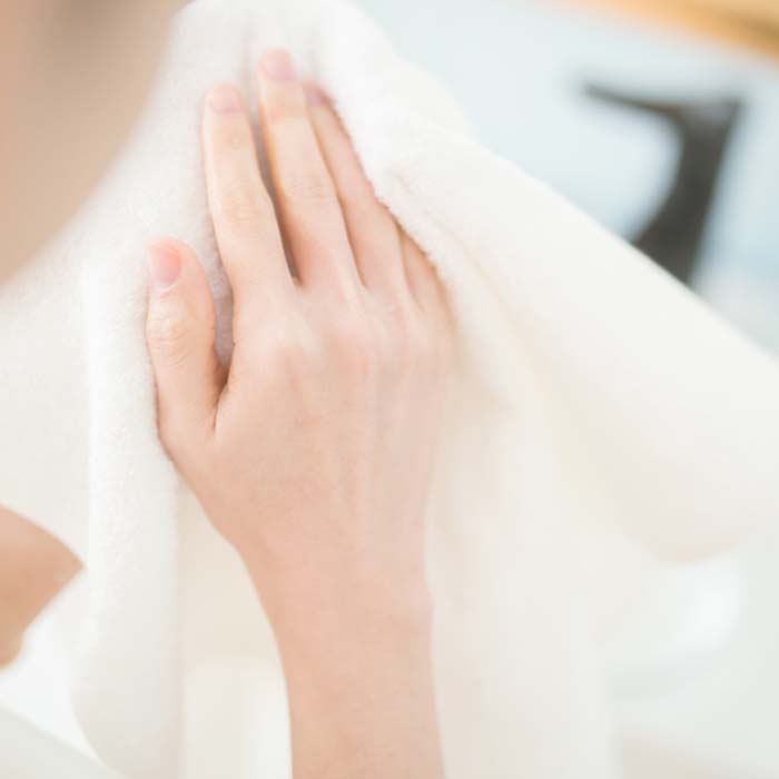 땀이 많이나는 손과 겨드랑이, 다한증 보톡스로 대비해요 썸네일 이미지