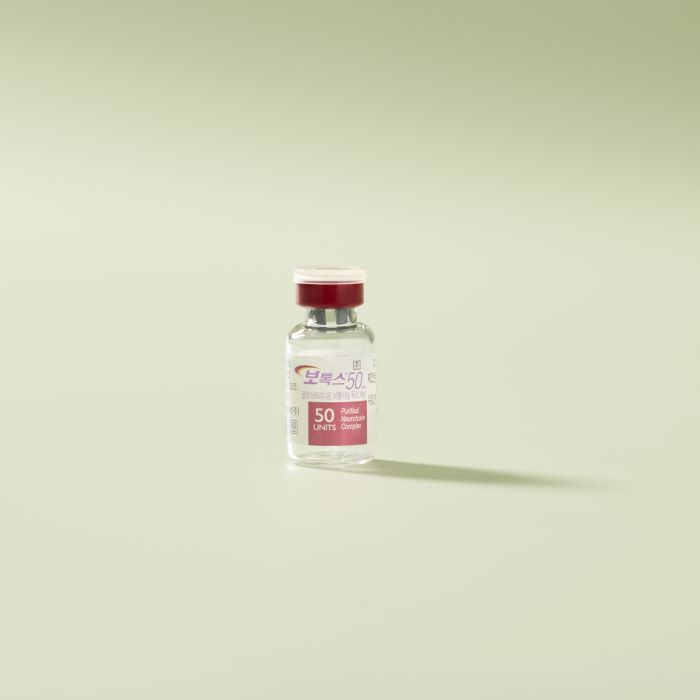 Bạn Cảm Thấy Nặng Vùng Mí Trên Sau Khi Tiêm Botox Xóa Nhăn Trán? Thumbnail