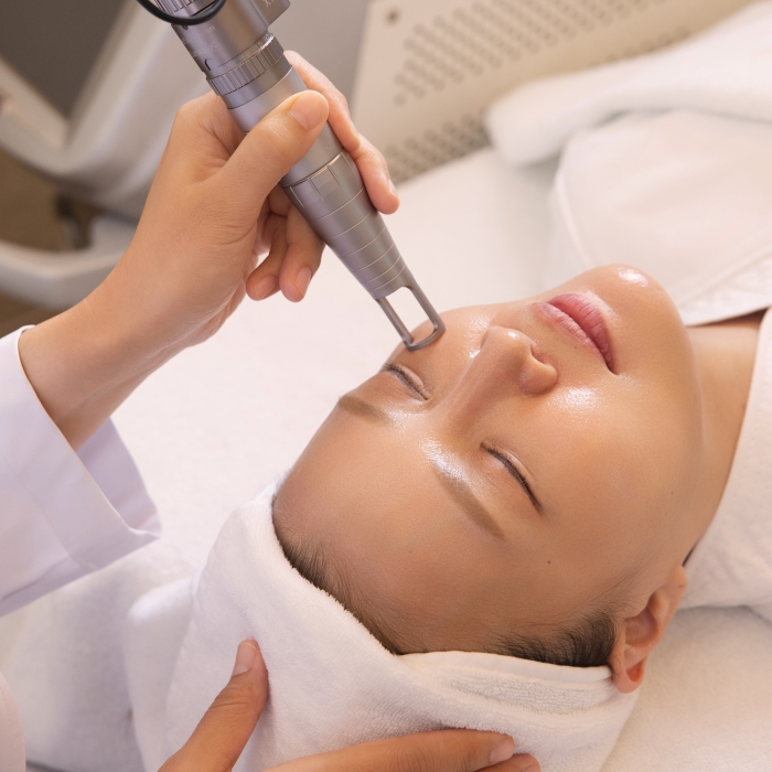 Da dễ đỏ và sạm sau khi tiếp xúc với tia UV? Đã đến lúc chăm sóc sắc tố da. Thumbnail